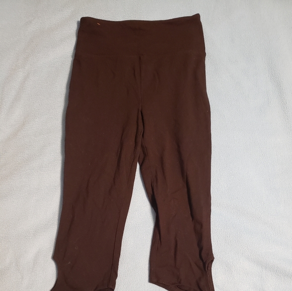 Mossimo Black yoga leggings - Picture 2 of 4